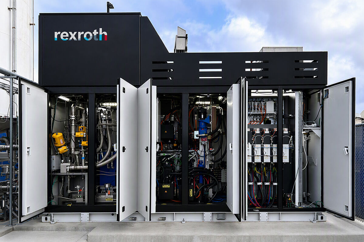 Schlanke Systemarchitektur aus einer Hand: Das integrierte CryoPump-Modul von Bosch Rexroth fasst zentrale Pump-, Hydraulik- und Steuerungsfunktionen in einer Einheit zusammen.