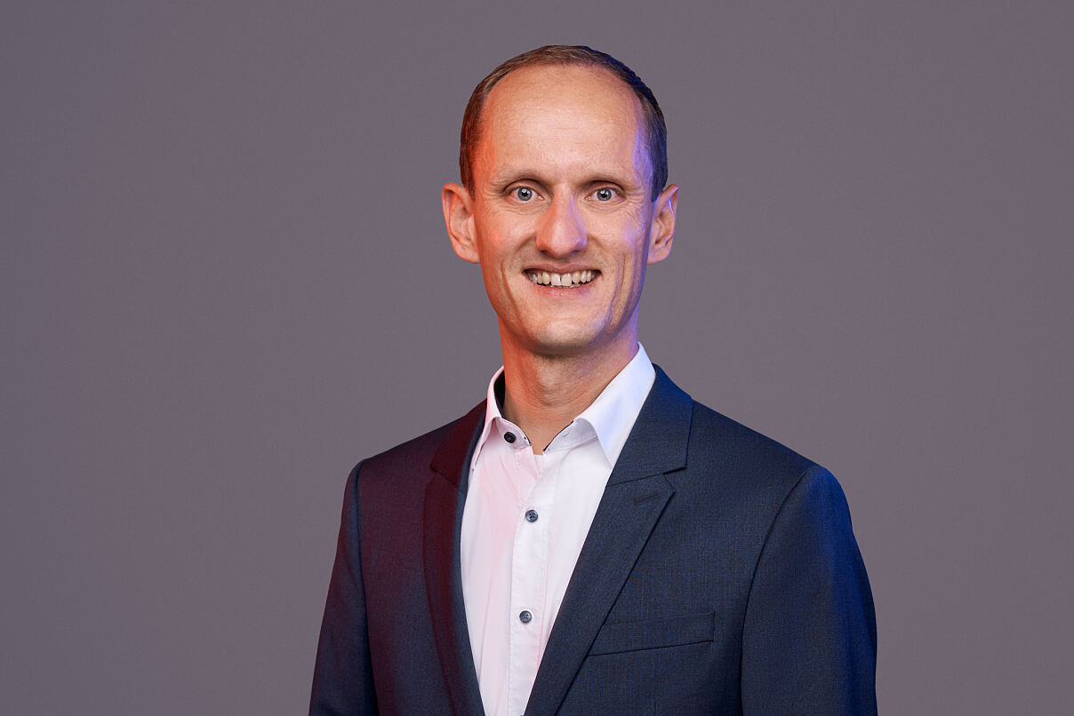  Tobias Gerhard, Senior Business Development Manager Fast Moving Consumer Goods im Vertrieb Europa Mitte, Bosch Rexroth AG´ Tobias Gerhard, Senior Business Development Manager Fast Moving Consumer Goods im Vertrieb Europa Mitte, Bosch Rexroth AG