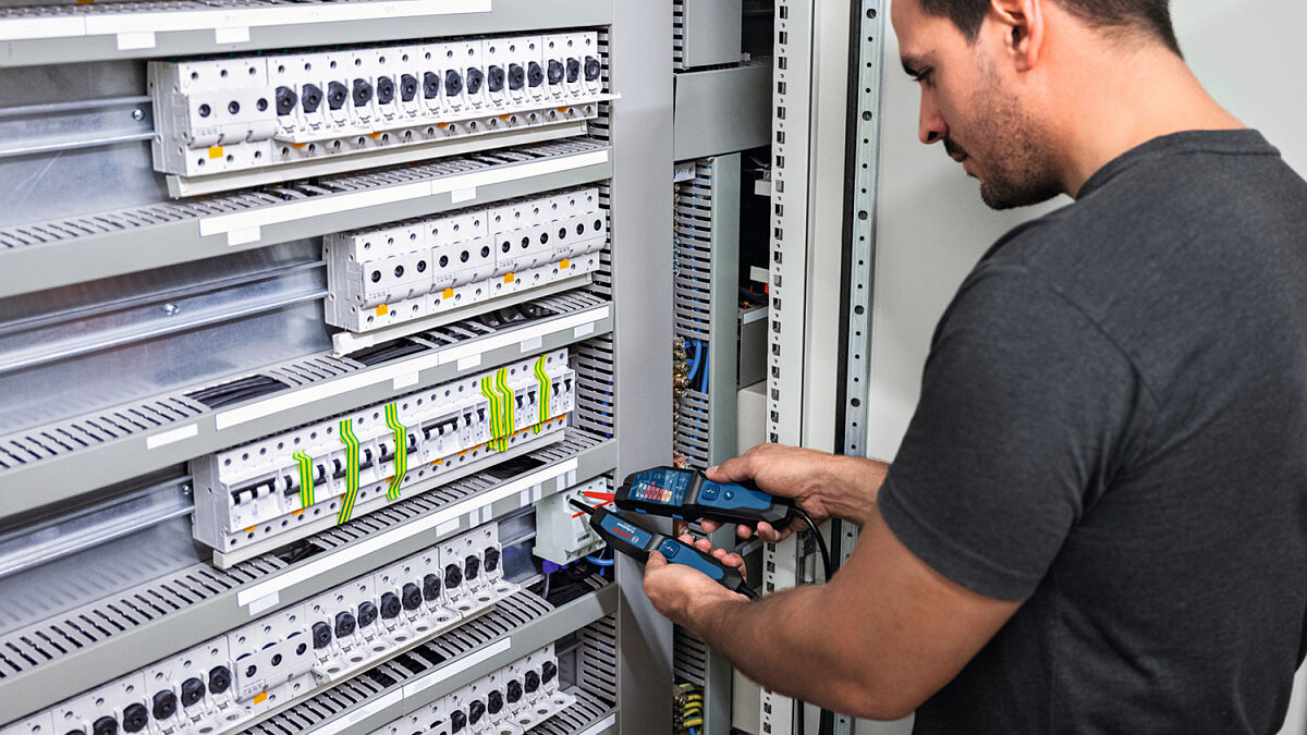 Robuster Helfer für den Elektriker-Werkzeugkoffer