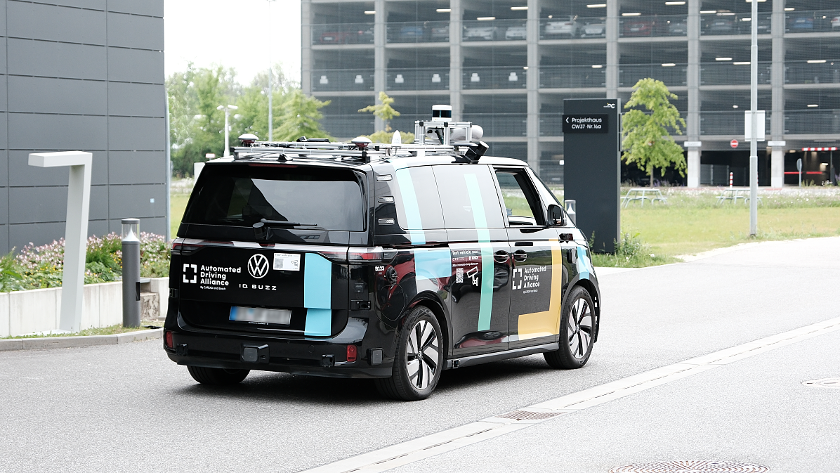 Bosch und CARIAD machen das Automatisierte Fahren mit KI noch sicherer und komfortabler. Die Partner entwickeln in der Automated Driving Alliance alle Bausteine ihres KI-basierten Software-Stacks komplett eigenständig.